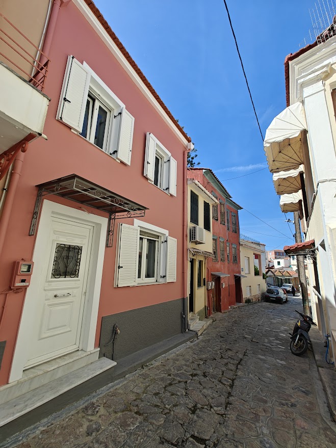 Beautiful detached house in the centre of Mytilene