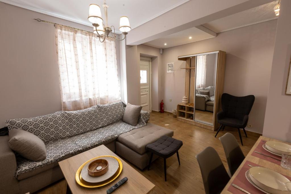 Mytilene house Pergamou living room